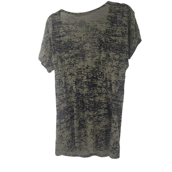 MAURICES Green Lightweight V-Neck Top Womens Size Large L - Picture 2 of 4